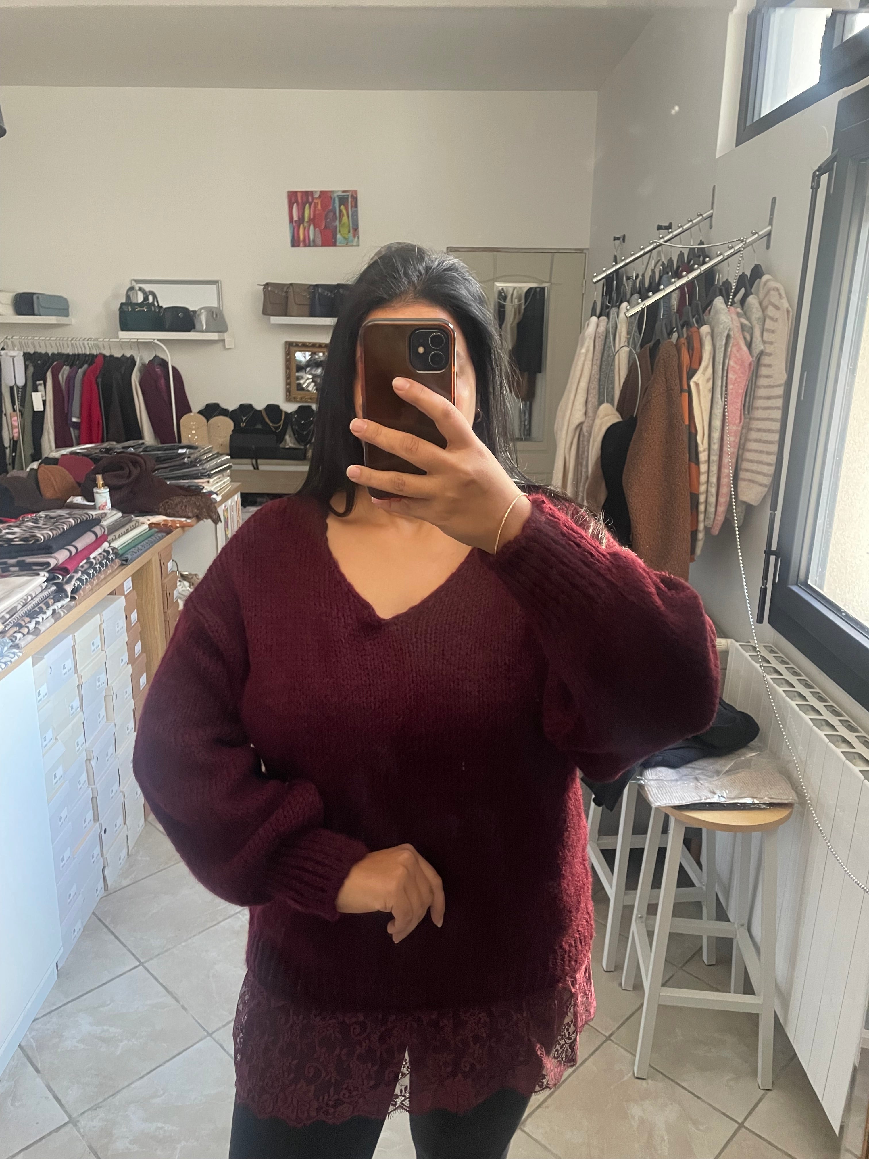 Pulls avec dentelle bordeaux