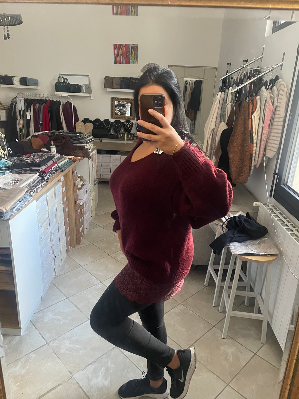 Pulls avec dentelle bordeaux