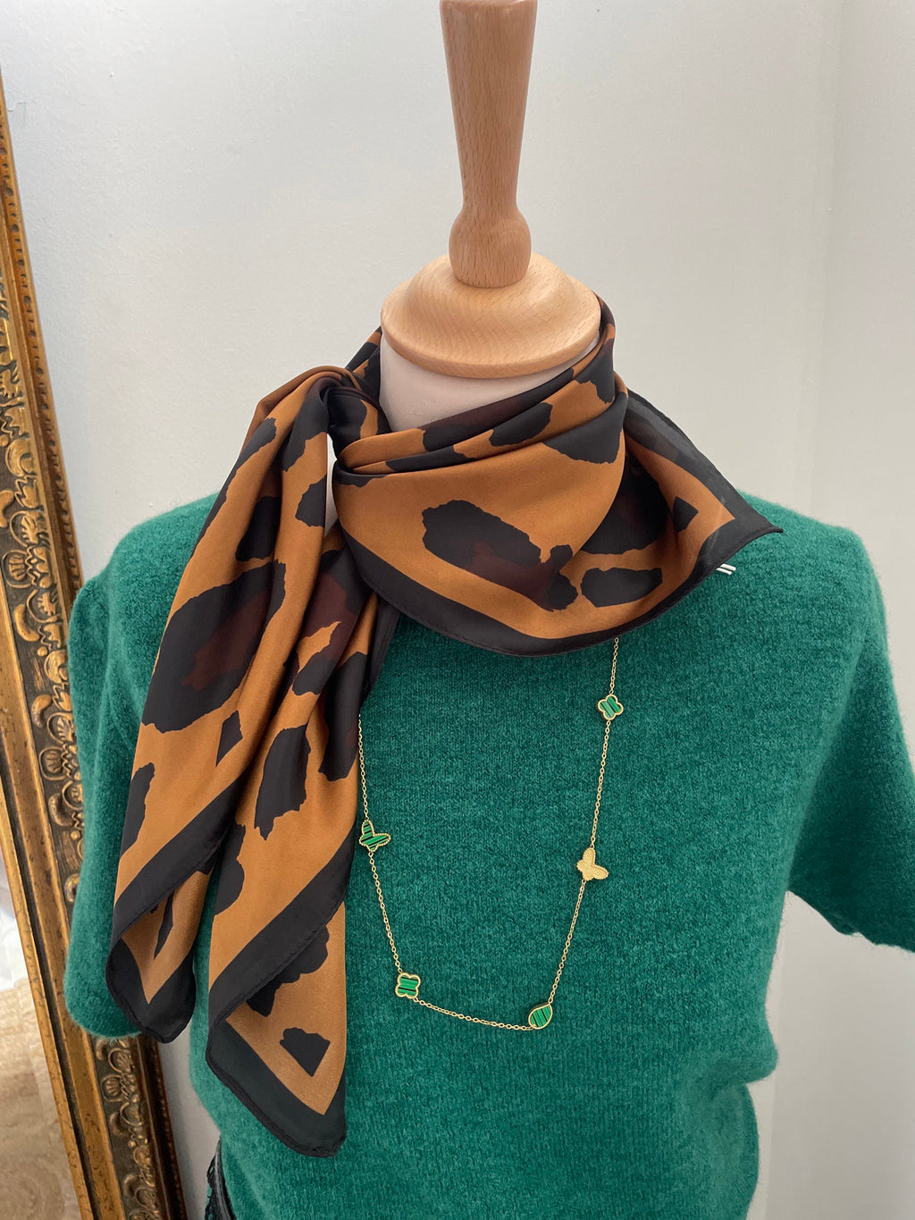 Foulard léopard marron  image 0