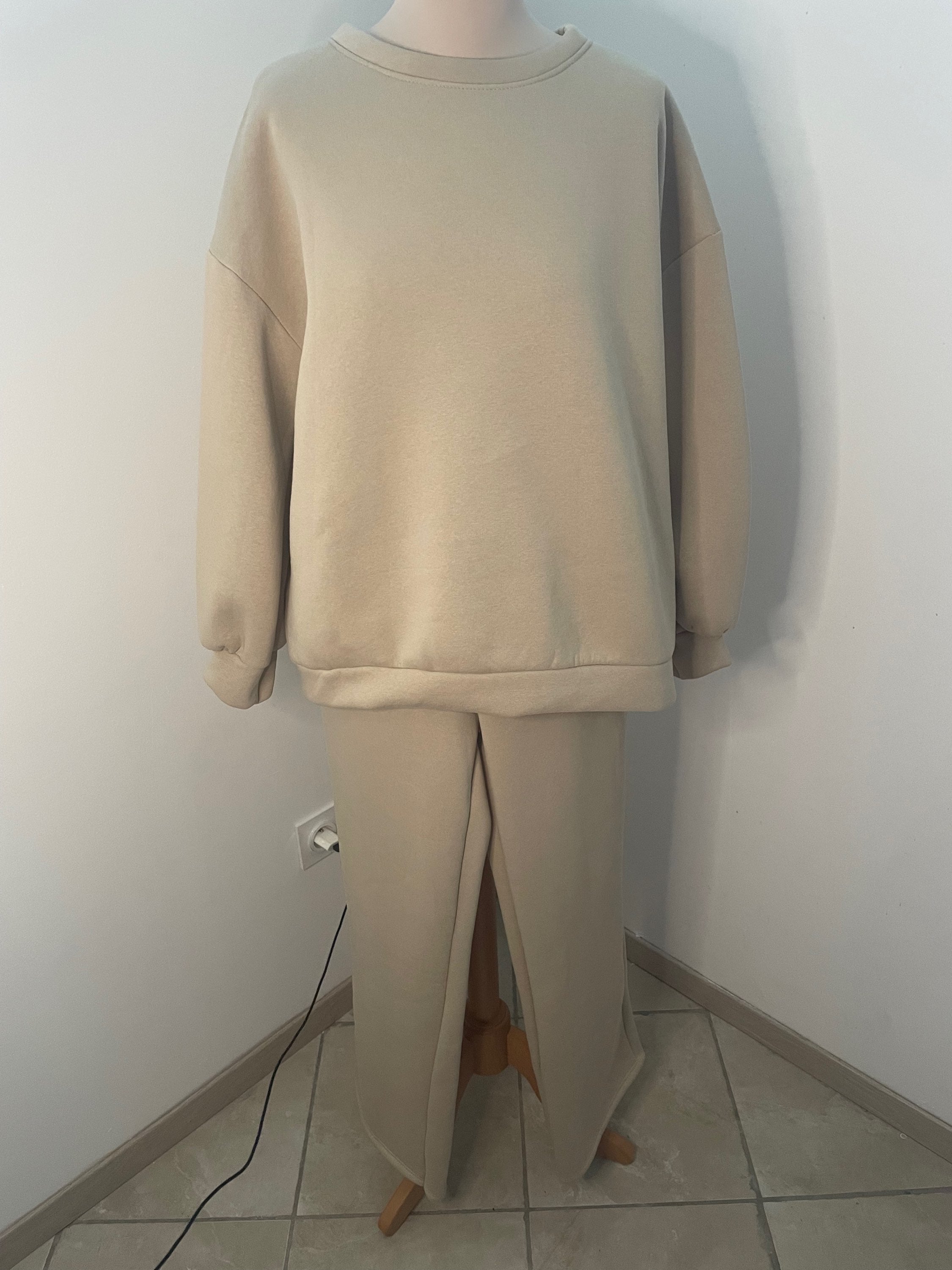 Ensemble Jogging image 1