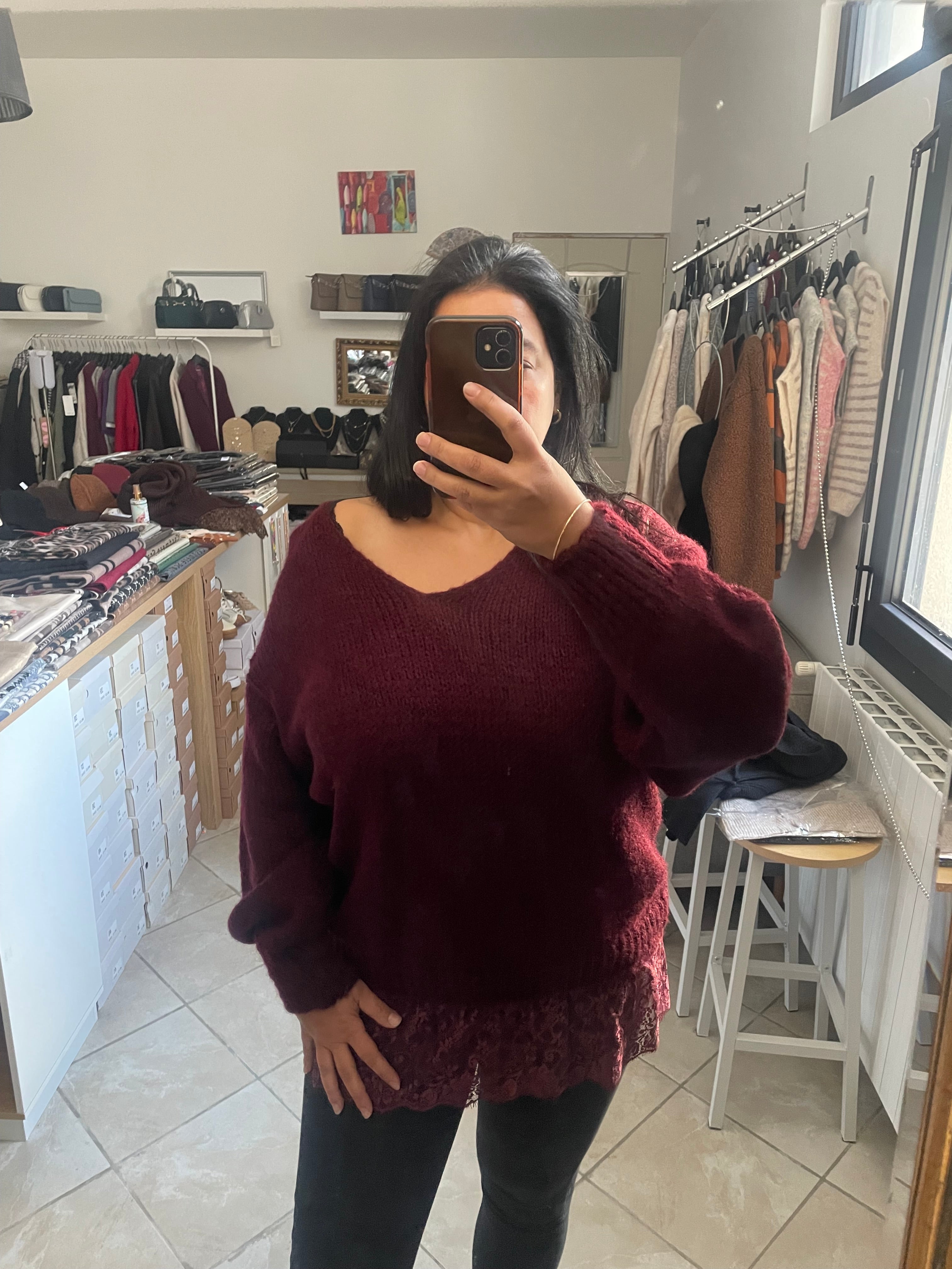 Pulls avec dentelle bordeaux