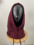 Cagoule bordeaux en maille, vue de dos