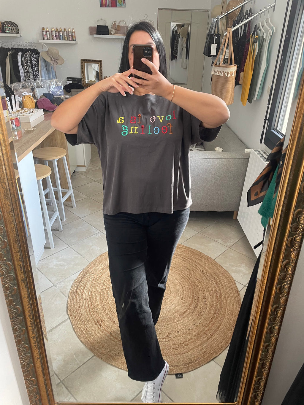 T-shirt love is a feeling anthracite  image 0